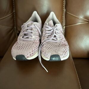 Nike Women's Pink Athletic Shoes
